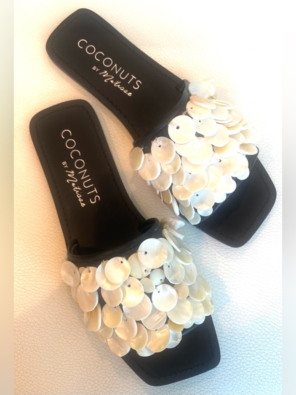 Coconuts by Matisse Shell Slide Sandals Size 7 Inspired Coastal Vacation NWT Box